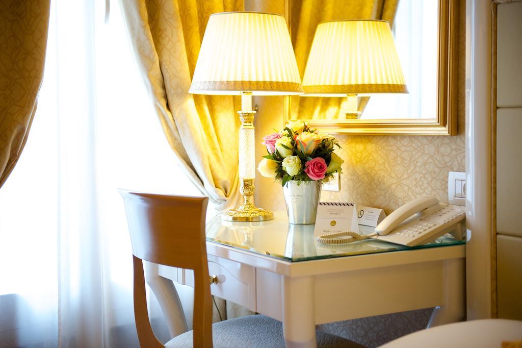Hotel Mercure Milano Centro Eksteriør billede
