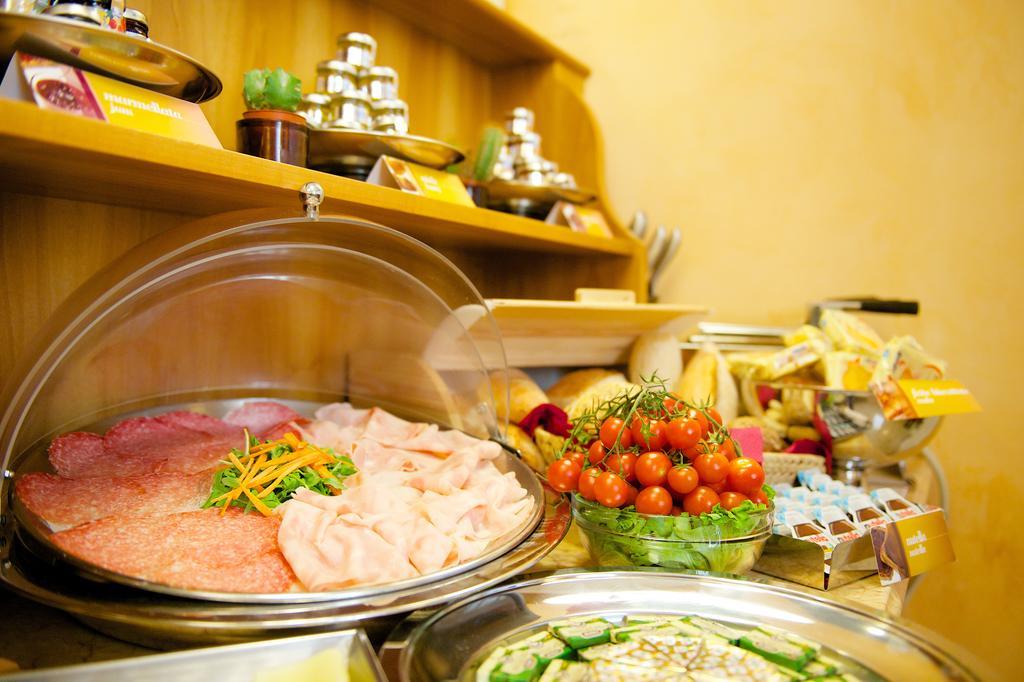 Hotel Mercure Milano Centro Eksteriør billede